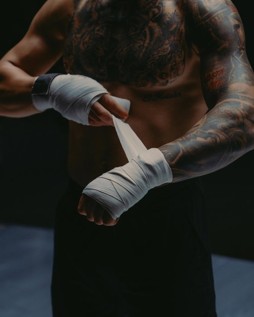 @iliatopuria, new Richard Mille partner and current UFC Lightweight Champion, is one of the most explosive talents in modern mixed martial arts. His resilience, composure, and humility make him a fighter in the noblest sense of the discipline. Combining elite boxing with relentless grappling pressure, El Matador’s success is the result of relentless training, countless hours spent preparing both body and mind for the few minutes in the cage that can define his future.

📸 @odieuxboby