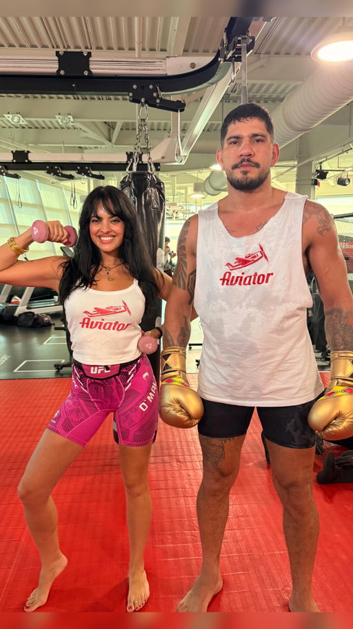 Funniest comment gets pinned! 🗿😂 @alexpoatanpereira @stricklandmma @aviator.spribe 

Alex Pereira and Nina Drama is lowkey the funniest duo in the UFC 😂🇧🇷🇺🇸

#ninadrama #ufc #mma #alexpereira #seanstrickland