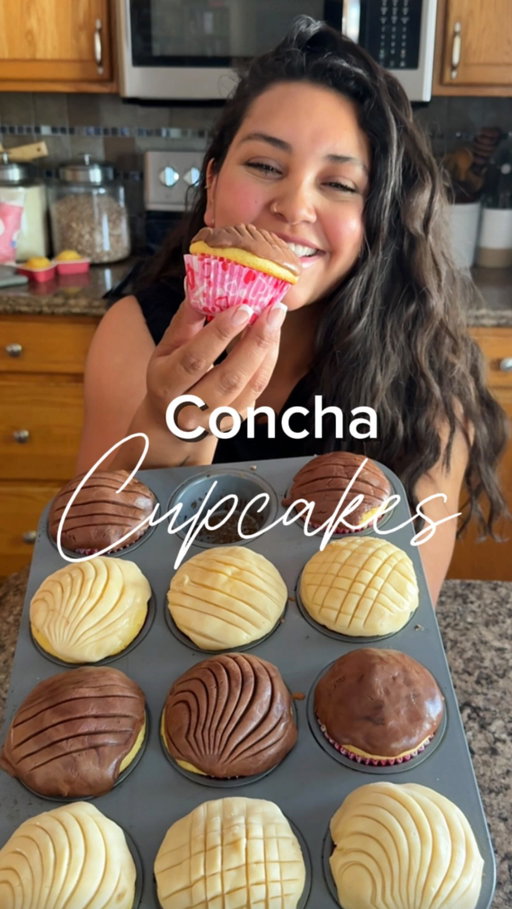 Concha cupcakes 🧁 

These are so easy and delicious! 

Concha topping: 
1/2 cup soft butter 
1/2 cup powdered sugar 
1/2 flour 
Splash of vanilla extract 

Bake at 350° for 10 after baking per box instructions 

Earrings by @mother.sierra