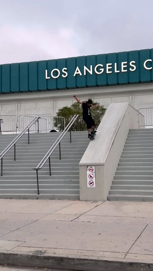 just cause i felt like it🤷‍♂️
.
.
@adidasskateboarding @adidas 
.
🤳 @quentinjeang__