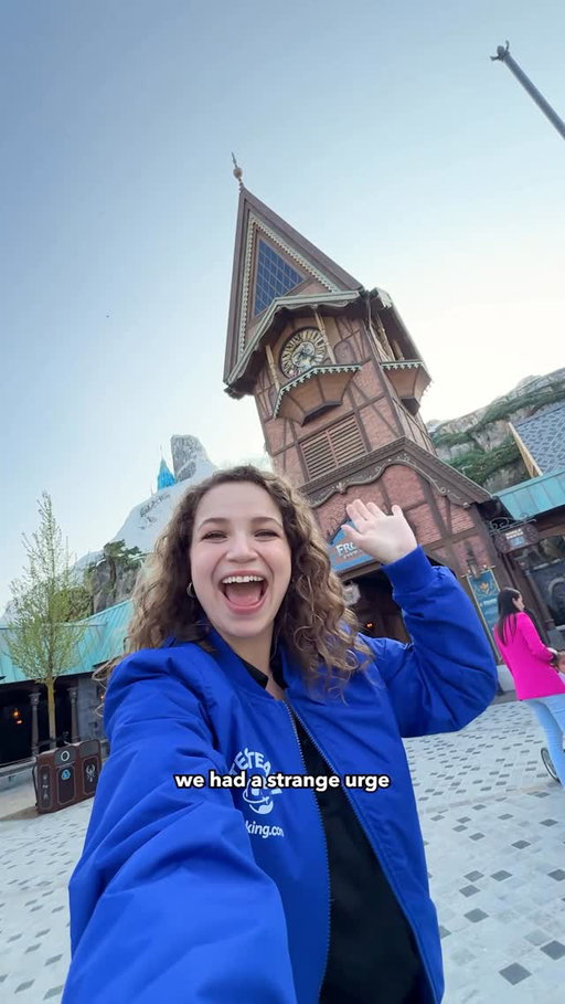 It was easy to travel for Olaf, but hard to leave Mossie behind. 

On March 29th, @disneylandparis welcomes everyone to the new World of Frozen at Disney Adventure World!