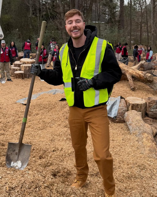 We teamed up with @kaboom and @loweshomeimprovement to build an outdoor learning centre at Hope Creek Academy! 

The @hopecreekacademy isn’t just a typical school — it’s a school for students with neurodivergent needs, providing different opportunities for them to grow and excel in a safe space. And the best place for this group of students to learn isn’t always inside the classroom, but rather outside the school. Data shows that neurodivergent kids learn better outside in the wilderness than when they’re cramped together inside a room, which is why what Kaboom does matters so much!

For 30 years, Kaboom has been partnering with communities to create safe, inclusive spaces where every kid gets to just be a kid. 
And for this space the Lowes team was right there along side them, helping bring this space to life.

This space will help build confidence, support mental health, and give kids a real sense of belonging. Sometimes the right environment changes everything and we’re proud to have worked alongside them on this one. ❤️
