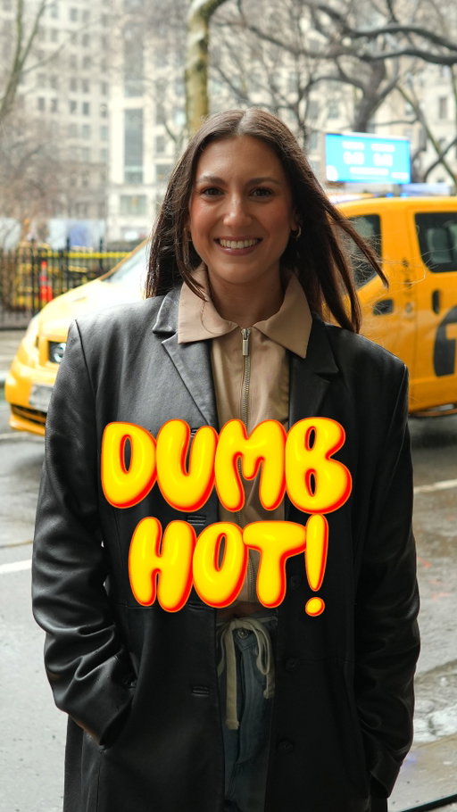 #hulupartner this one goes out to the binge watchers 📺 watch now on @disneyplus and with @hulu on @disneyplus for bundle subscribers

(with @nigelroxbury + @sydneyrekaps)

👉 follow @dumbhotshow for more episodes

#dumbhot