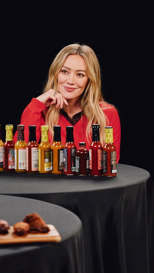 @hilaryduff's reaction to every wing on #hotones 🔥