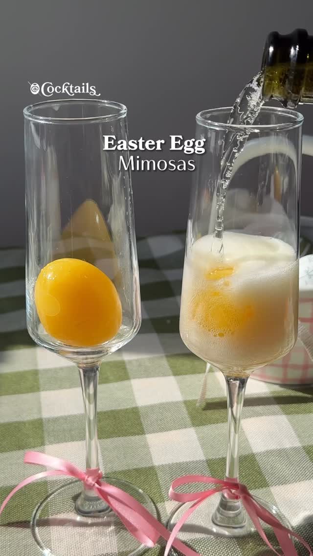 Use those plastic Easter eggs you have lying around to make the cutest spring brunch mimosas. 🐰🌸

#easter #mimosas #spring #brunch #easteregg