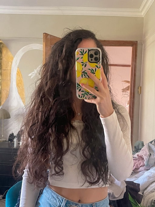 Anyone else grow up with “Hermione Granger” fluffy hair, to then straighten it all their life, but then in their 30s came to realise it’s actually wavy 🙋🏻‍♀️🌊 

Thankful to social media and those sharing their wavy and curly hair routines, I’m excited to see how I can manage and improve mine, be nice, this was my first ever attempt 😅 I’ve wanted to put down straighteners for awhile and to think I bought a waving hot tool when my hair can do it naturally! I was shocked to see how much of a wave there is and with time I know it will only get better

Swipe to see how I wore it throughout the week, (spoiler it was half up half down) and by the end I wore it up, keeping the front pieces out which after refreshing formed into curls 😍 ➰

Any advice please let me know below ❤️