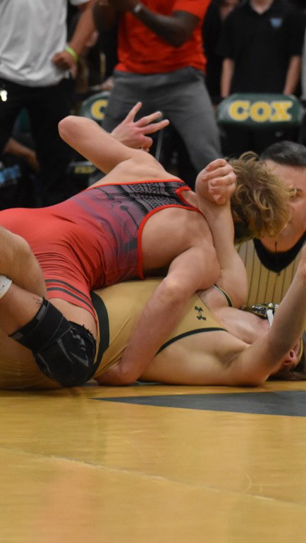 The time I slipped during state semis 🥲 

Athletes signup with @influxer today to grow your brand with your own merch store. 
Link in bio 🔗 

#influxer #wrestle
