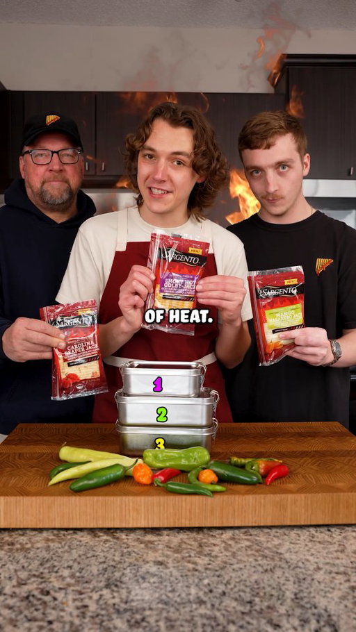 Packing lunches with 3 different levels of heat using the new @sargentocheese Hot and Spicy Cheeses. Which heat level will you try first? #Sargentopartner #Ad
