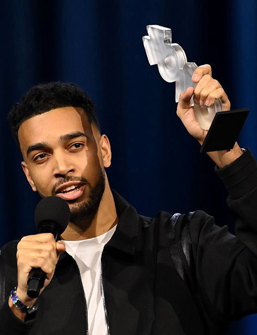 WE WON A MOBO FOR PERSONALITY OF THE YEAR ❤️