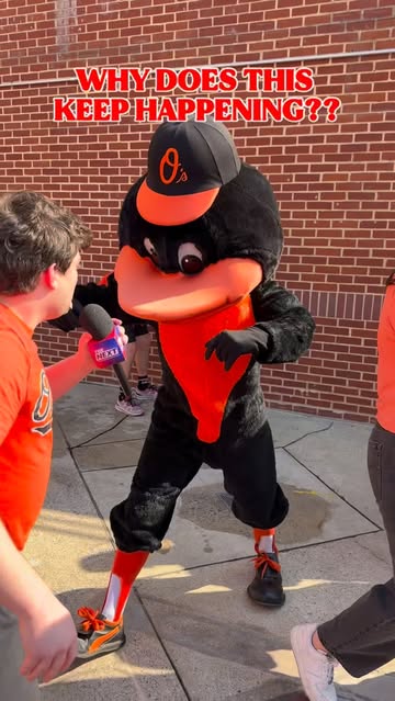 MY MIC IS NOT A SNACK!!! #thenextnetwork #joshberman #baltimoreorioles #streetinterview #funny
