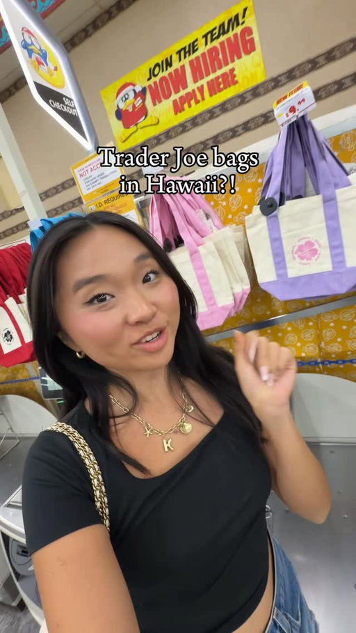 I found the viral Trader Joe bag dupes in Hawaii🌺🌴 #traderjoebags #traderjoe #viralproduct #livinginhawaii #hawaiivlog  @donquijotehi