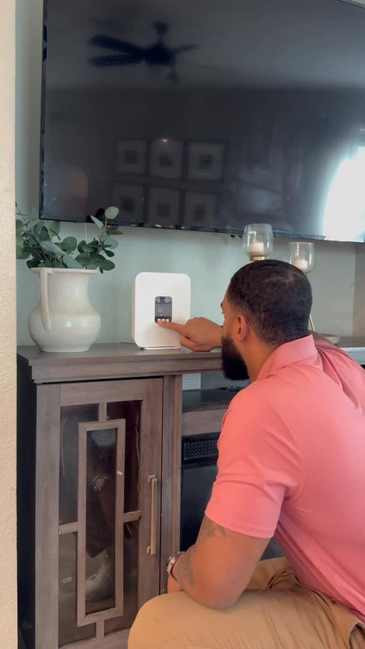When our main internet goes down, I make sure we stay ready with @tmobile Home Internet Backup. It automatically switches us over so we can stay connected when it matters most! 🛜🙌🏽 #TMobilePartner