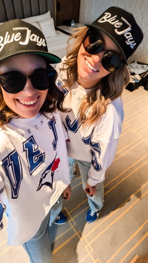 From making lunches to making statements ⚡@bluejays

#JaysHomeOpener
#MomModeActivated
#GameDayFits
#BlueJaysNation
#FromMomToMainCharacter