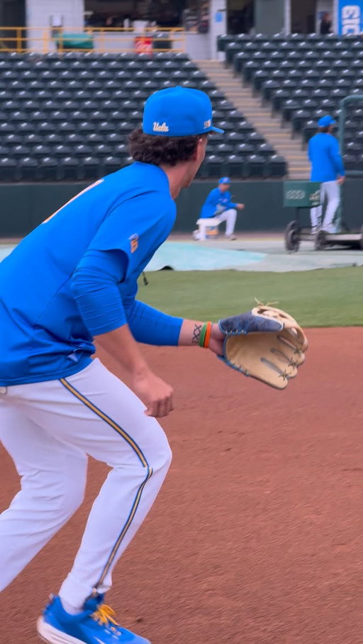 @rochcholowsky as smooth as it get 🥶

@rawlingssg | @uclabruinsbaseball 

#teamrawlings