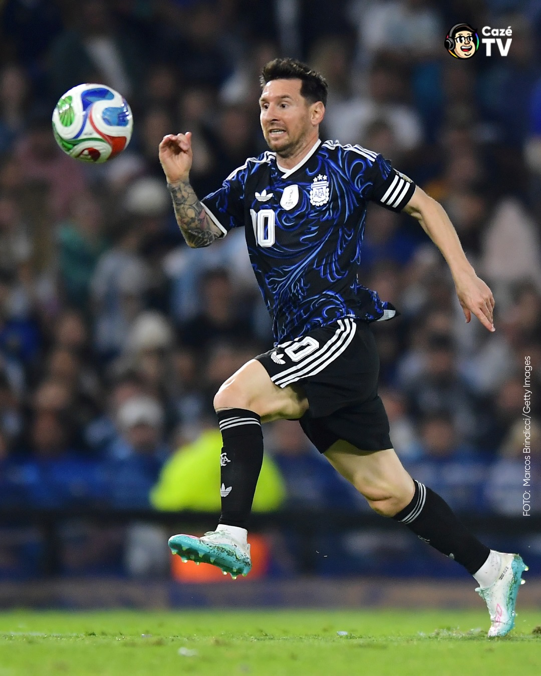 SIMPLESMENTE LIONEL MESSI TRAJANDO A NOVA CAMISA 2 DA ARGENTINA EM LA BOMBONERA! 😍🇦🇷

#CoberturaCazeTV #Argentina #Messi