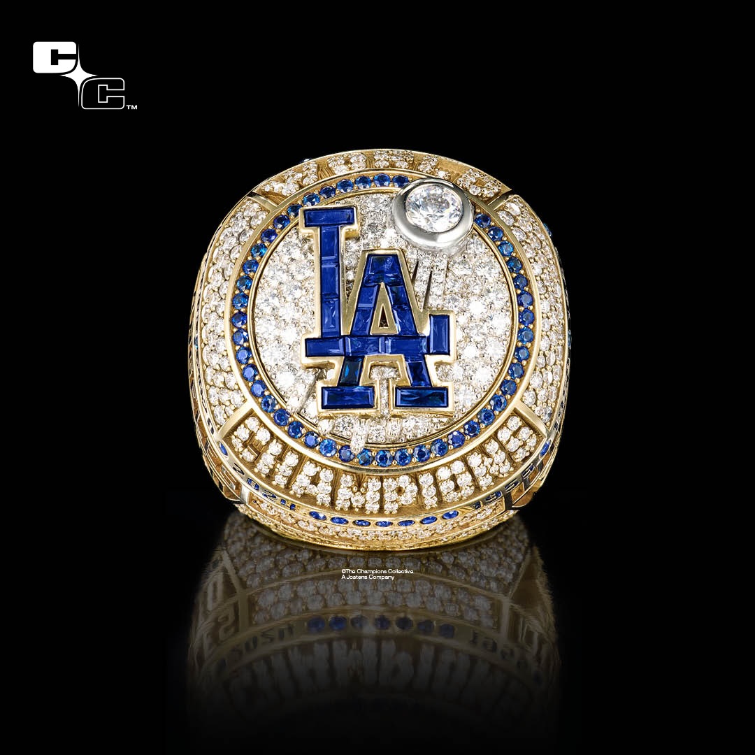 A ring worthy of back-to-back World Series Champions for your Los Angeles Dodgers. 💍