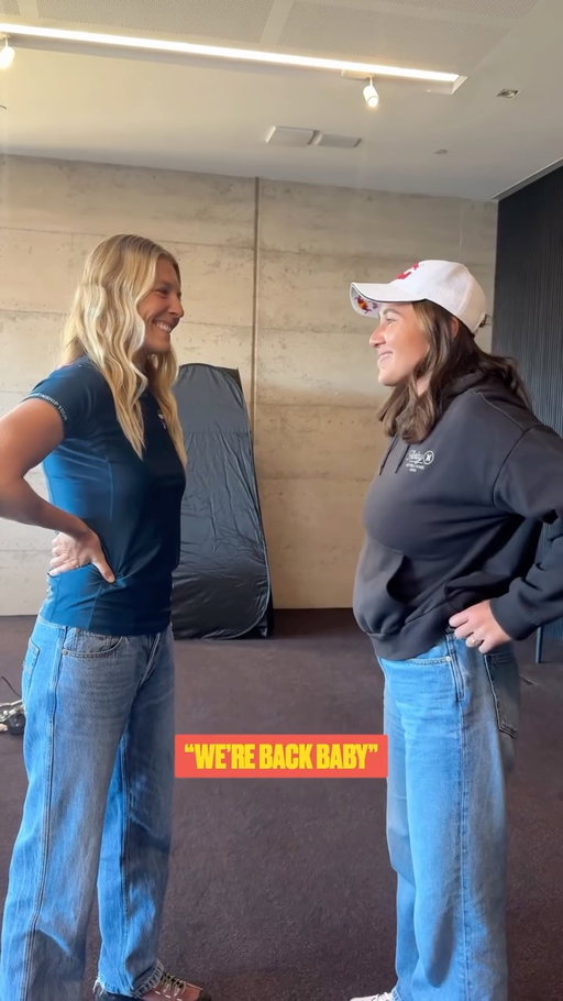 World Champs reunite 🏆 

The 2026 tour is looking seriously stacked with these two back in the field. 

@stephaniegilmore @rissmoore10