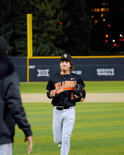 Brock "Bunny" Thompson 🐰

@brocktthompson with the leaping grab to end the 7th with bases loaded!