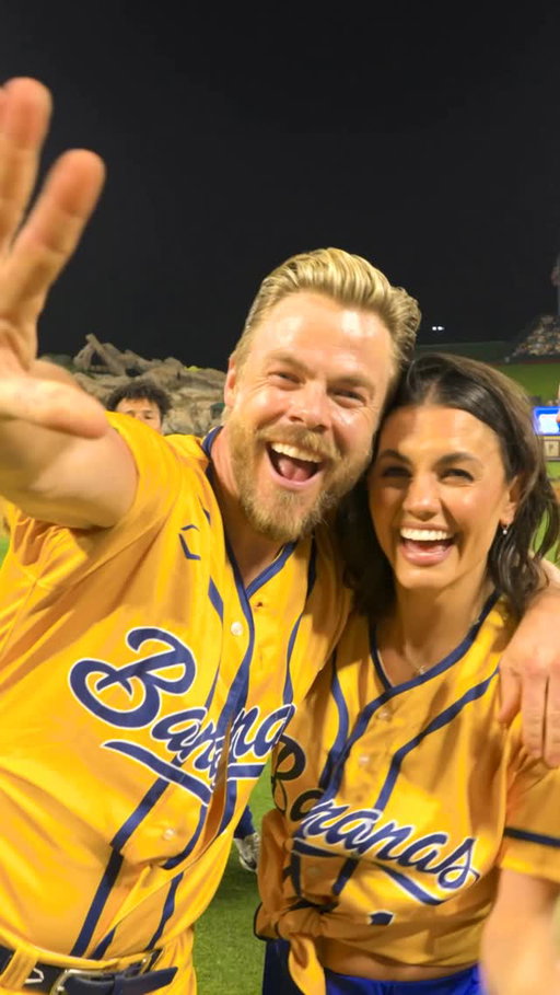A performance worthy of a mirrorball trophy 😉

#savannahbananas #dwts #dancing #dance #derekhough
