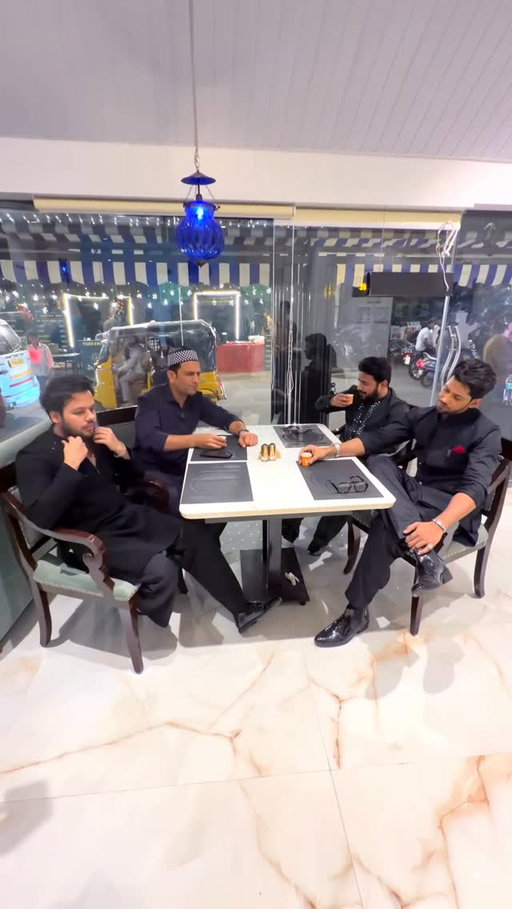 Chicha Aur Chachi Ka Khissa 

Darrrling… 

#hyderabadi #baseerali #shahrukh #abrar #shehbaazkhan