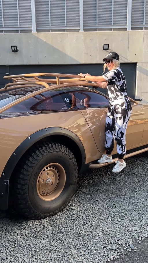 When Maybach and Virgil Abloh collaborated to produce the most gorgeous off-roader ever! 😍

#mercedes #virgilabloh #sbxcars