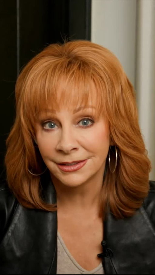 HAPPY BIRTHDAY REBA! 🎂 We hope @rexlinn13 takes you to @sonicdrivein for some tots today. 🎉🥳