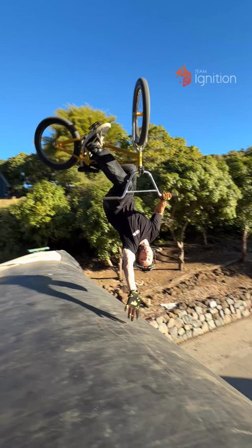 I call this “BMX Knuckle Huck”🫱🏼‍🫲🏻
Who wants to see this one at @xgames? @teamignitionofficial #teamignition
