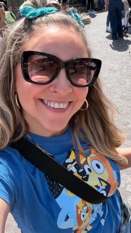 I love my wife ✨💕😍 #lgbt #wlw #disneyland #twomomfamily