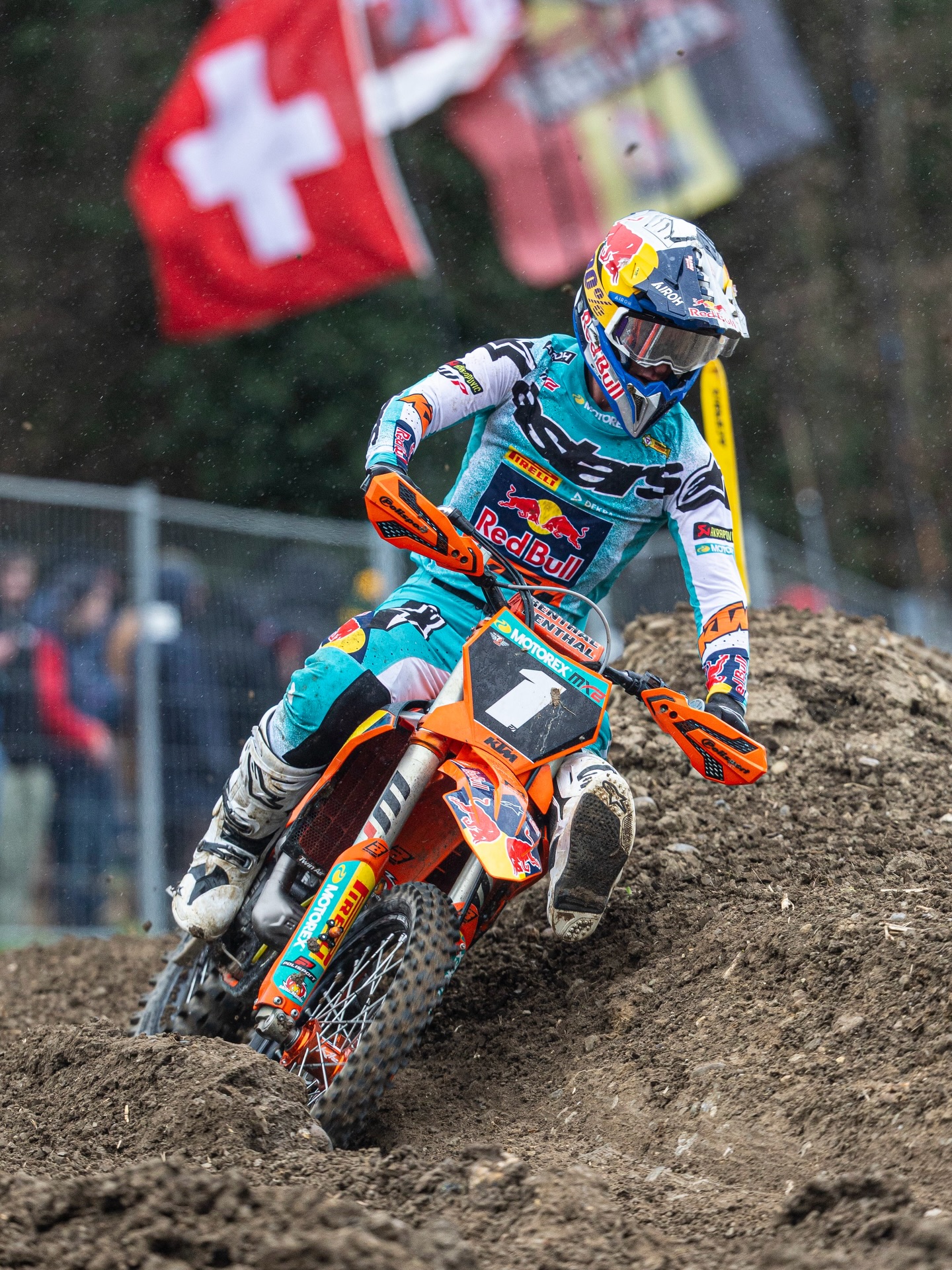 Good morning Switzerland 🇨🇭😎 Race day for Round 3 of @mxgp and a special setup for our @ktmfactoryracing duo of @simonlaengenfelder and @andreaadamo80 to celebrate @motorex_powersports home Grand Prix 🔥 Do we rate the look? 👀