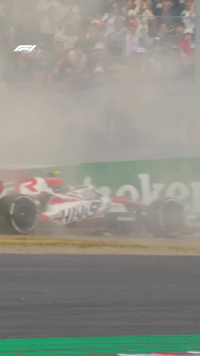 It’s a huge crash for Ollie Bearman 😖

Haas have confirmed Ollie is okay, despite limping away from his car

#F1 #Formula1 #JapaneseGP