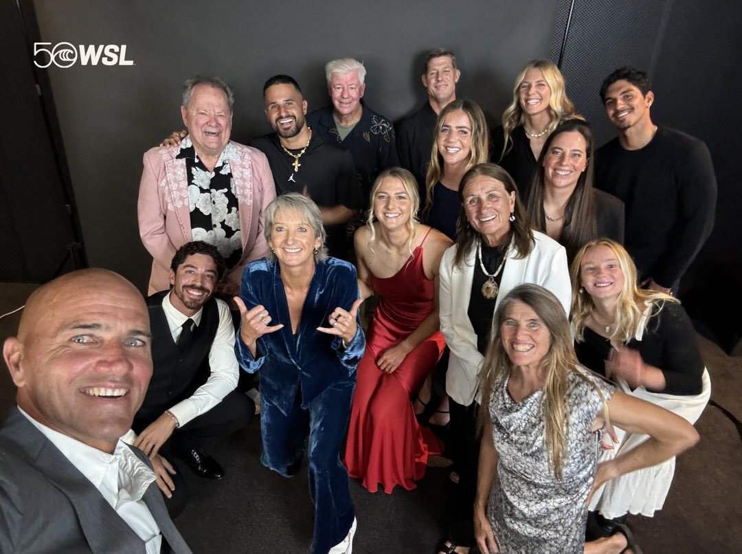 15 WORLD CHAMPIONS 🏆 

A whole lot of history and more in a selfie. 

Celebrating 50 years of the world tour at the #WSLAwards.