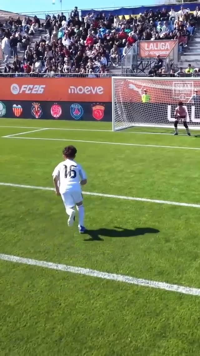 𝘿𝙖𝙫𝙞𝙙 𝙎𝙖́𝙣𝙘𝙝𝙚𝙯 𝙈𝙞𝙧𝙖𝙡𝙡𝙚𝙨. 🌟 

#LALIGAFCFUTURES