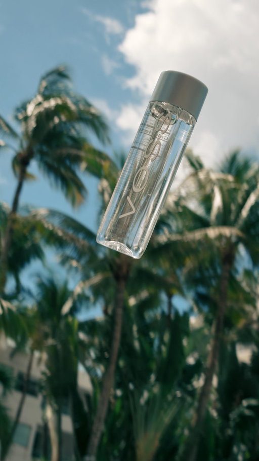 Staying hydrated at Miami Music Week! 🎶🌴☀️💦

@nationalhotelmiamibeach 
@sagamorehotel 

📸 @miami_chef