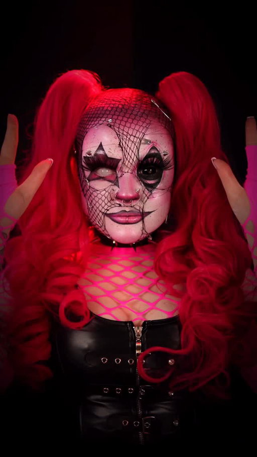 ROUND AND ROUND 🤡🩷 Can we pleaseee bring this trend back 🙏🏻 it’s my favourite one yet although it’s so stressful to film and edit 🤣 Video IB: @rafaelsantos.z Makeup IB: @ashleyartistryy_ 
.
.
.
#sfxmakeup #cosplay #clownmakeup #trendingreels #viral