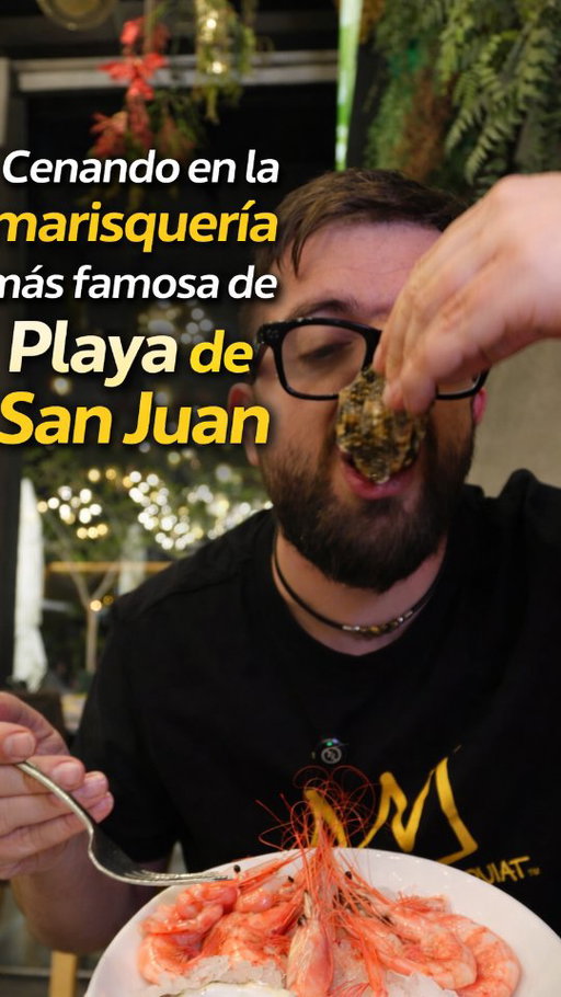 Para contextualizar la situación, reconozco los errores y me esfuerzo por corregirlos rápidamente de manera cortés. Sin embargo, si, como afirma el camarero, un error debe ser asumido de su propio bolsillo, la perspectiva cambia. Dada mi experiencia previa en hostelería, entiendo que los errores son inherentes al trabajo. Fue un descuido de mi parte no percatarme de que la cantidad era de 30 gramos en lugar de 10 gramos. Personalmente, no tengo inconveniente en abonar la diferencia; considero que el costo debería ser cubierto por mí o por el restaurante, nunca por el camarero. Aparte de este incidente, el establecimiento en general es excelente. Se trata de La Gamba, ubicado en San Juan, Alicante. #bar #restaurante