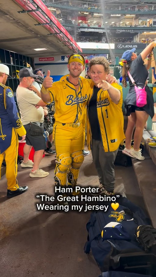 Childhood hero 💛

.
.
.
.
.
.
#fyp #savannahbananas #baseball #hamporter #sandlot