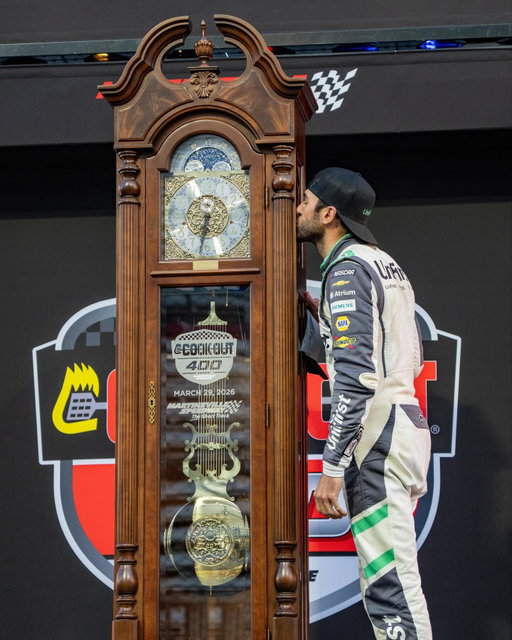 💋🕰️

#CookOut400