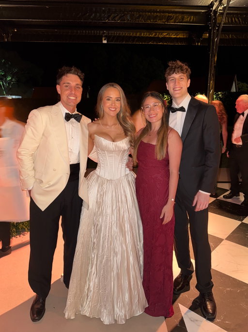 Congratulations Ilsa & Lannan!!

I had the privilege of being apart of this incredible wedding with the most amazing people. Definitely gonna cherish these memories for the rest of my life!

PS: I had food poisoning the entire weekend from my own home cooking but there's no way I could miss out on this 🫡
