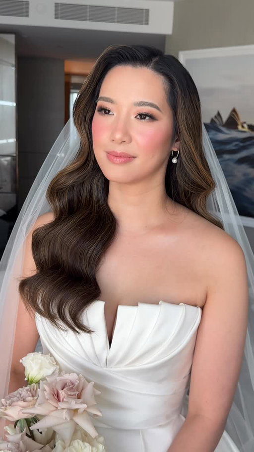 D I L Y S // 28th March 2026 🤍

Our sweetest interstate bride who brought all the vibes. Her calm, demure and utmost composure masked those butterflies we all felt 🫶🏼

Make up @linda_mua 
Hair @caraclynebridal 
Photographer @inamazefilms 
Venue @crownsydney 
Dress @eliesaabbridal