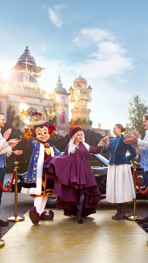 Achter de schermen werken we aan iets bijzonders… 🌟 Binnenkort introduceren we een compleet nieuwe manier om de Efteling te beleven. Dit kan met de Efteling Excellence Club. 🥇 Deze club biedt een exclusieve en ultraluxe ervaring waarin alles draait om maatwerk, privacy en persoonlijke aandacht. Speciaal ontwikkeld voor onze VIP-gasten die op zoek zijn naar nét dat beetje extra magie! 

Wie meldt zich aan? 👏
