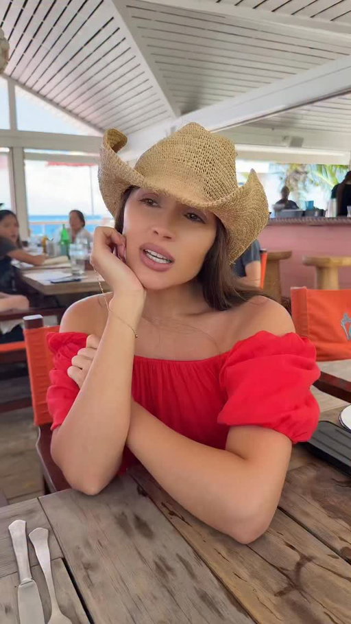 when lunch casually becomes margarita o’clock 🍹 @oliviaculpo