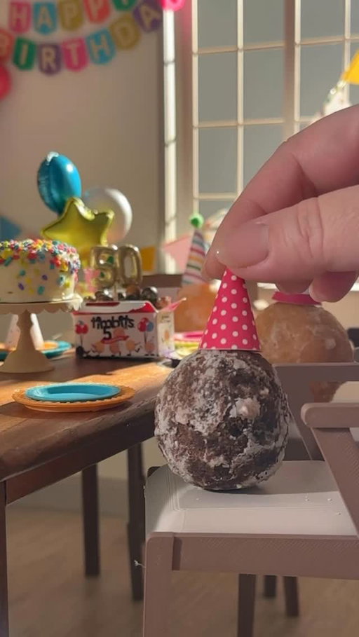 The big 5️⃣ 0️⃣ !! Happy birthday to our tiniest pal, everyone’s favourite bite-sized icon, the Timbit 🎈Celebrating over 50 years of pure deliciousness. Send a big HBD to our tiny Timbits in the comments below! What’s been your favourite Timbit over the years? 🎉 🥳
