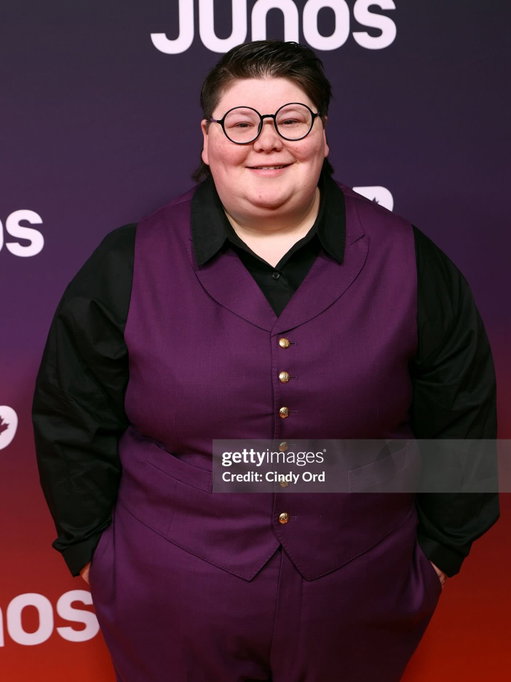 Momma we made it to The JUNOS!
Such an honour to walk the red carpet and attend my first JUNO Awards show 
Huge thank you to @tiktok_canada for this opportunity!