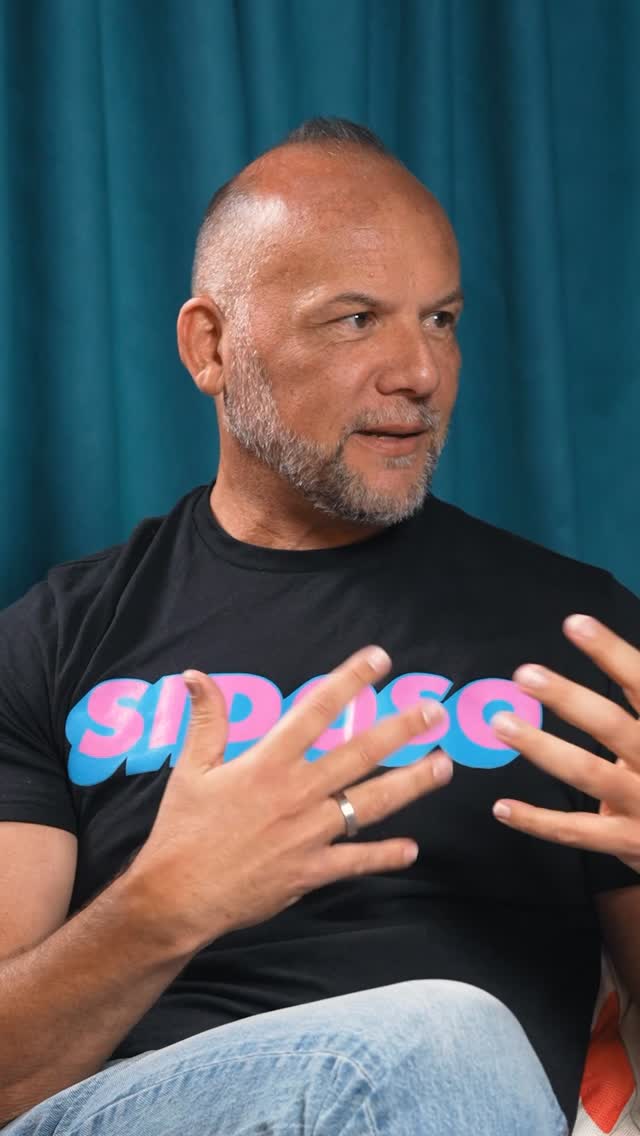 A necessary conversation to let go of labels, break old ideas, and make space for new ways of being and feeling. 🫶🏽🌈

Listen on the iHeartRadio app, Apple Podcasts, Spotify, or watch it on YouTube. #SueltaLove

Una conversación necesaria para soltar etiquetas, romper ideas viejas y abrir espacio a nuevas formas de ser y sentir. 🫶🏽🌈

Escucha este podcast en la app de iHeartRadio, Apple Podcasts, Spotify o también puedes verlo en YouTube #SueltaLove