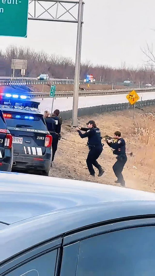 Spotted on the South Shore of Montreal:
A Mercedes driver was pulled over after a pursuit.