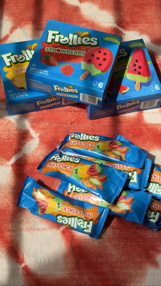 who else is ready for the season of ice pops by the pool 🍊🍏🍓🍍🍉 

#summer #readyforsummer #warmweather #springtime