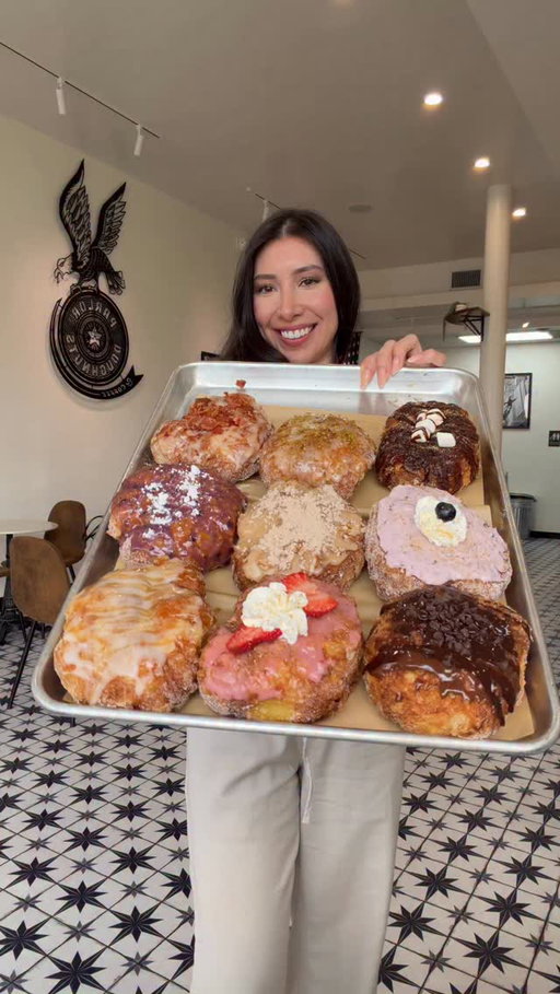 🔥FIND AMAZING SWEET & SAVORY DOUGHNUTS IN HOUSTON🔥 
📍 @parlordoughnuts is know for their famous layered doughnuts that are crispy and flaky on the inside and super light & fluffy inside😍 I loveee their glazed & churro doughnuts! They recently released savory flavors like OG pepperoni, Marguerita, Hawaiian BBQ chicken & more. They also have minis, crafted coffee, vegan/gluten free options & breakfast items. Let me know your favorites! 

📍 Parlor Doughnuts - multiple locations in Houston
5172 Buffalo Speedway, Ste B, Houston is their newest location which is shown in video! 

#houstonfood #houstoneats #htx #desserts