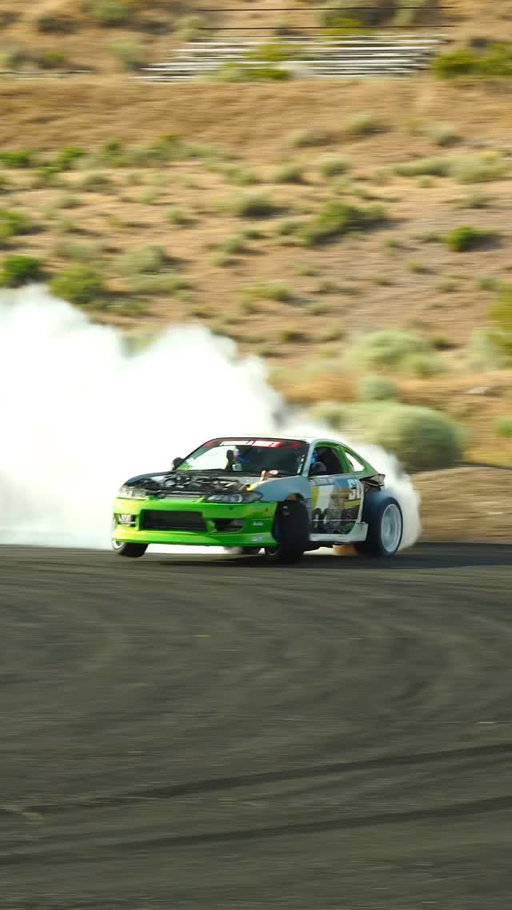 Showing the Willow Springs Balcony some love. @ryanlitteral and his team were testing his RB powered S15 before the FD season starts. It sounded strong with the few test runs I saw. 

This run was sick with his entry and tiny three wheel after transitioning. 

🎥 @paperrvu