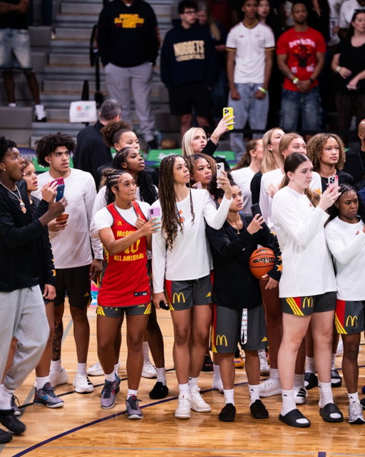 Cherishing these special moments! 📸🏀

Saniyah Hall cheered on her @mcdaag All American teammates in the Sprite Jam Fest tonight! Tomorrow she makes her own step in history. The first SPIRE Basketball athlete to play in the McDonald’s All-American game!