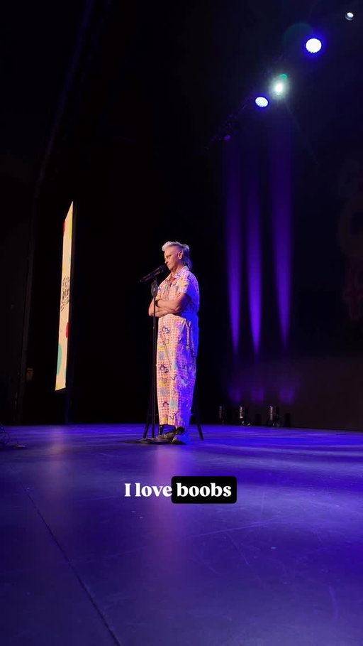 Thought I had an angry heckler but it was just someone wanting a big boob benefit chat. 
🍈🍈
Please come to my show but let’s chat after 🥰